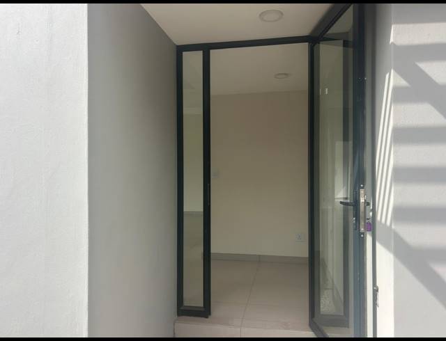 2 BEDROOM HOUSE FOR SALE IN SHAKAS ROCK
